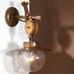 Rustikale Wandlampe Im Stil Einer Alten Schiffslampe Als Innenraumlampe