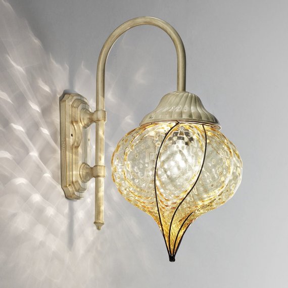 Auenlampe in amberfarbenem gewelltem Kristallglas mit Halterung in Elfenbein Gold
