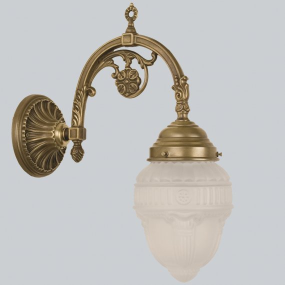 Wandlampe in Berliner Messing mit satiniertem Glas mit Jugendstil-Dekor